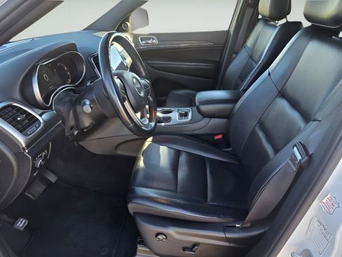 Used 2022 Jeep Grand Cherokee Limited image 12