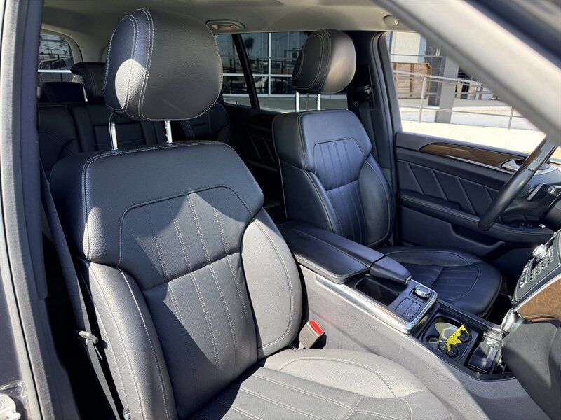 Used 2015 Mercedes-Benz GL 450 4MATIC image 30