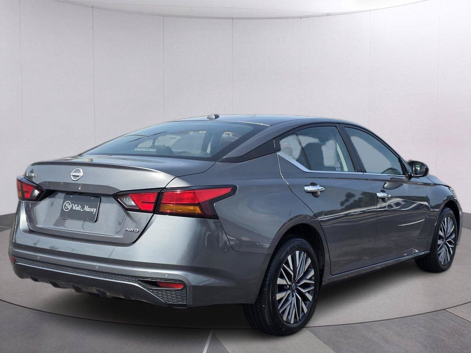Used 2025 Nissan Altima 2.5 SV AWD/4WD image 5