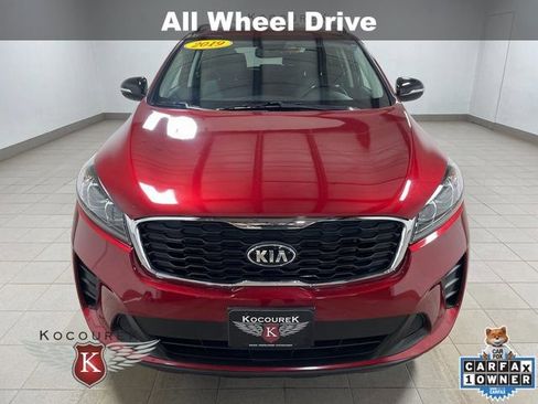 Used 2019 Kia Sorento S image 2