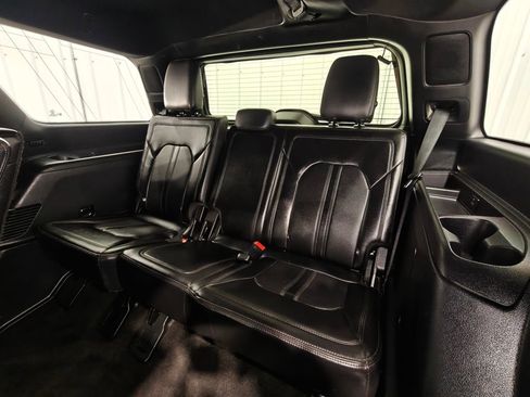 Used 2020 Ford Expedition Limited image 32