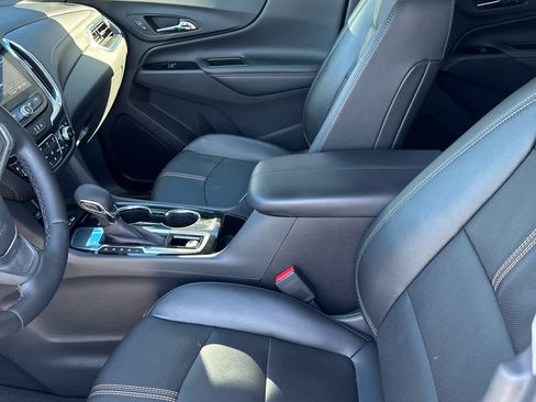Used 2023 Chevrolet Equinox Premier FWD image 12
