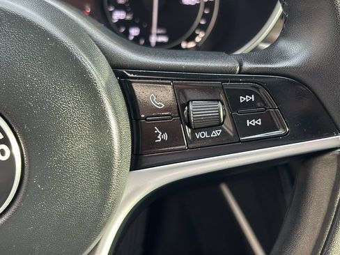 Used 2018 Alfa Romeo Stelvio Ti AWD/4WD image 17
