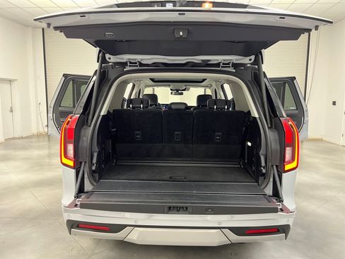 Used 2025 Ford Expedition Platinum AWD/4WD image 47