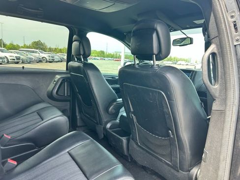 Used 2013 Chrysler Town & Country S image 17