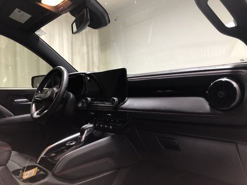 Used 2024 Chevrolet Colorado Z71 w/ Z71 Convenience Package 2 image 13