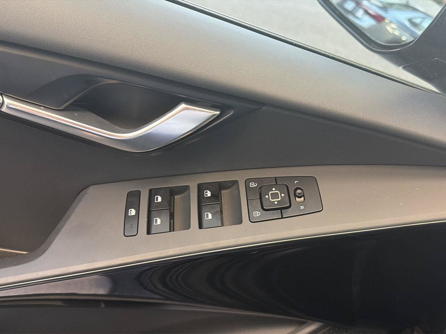Used 2024 Kia Niro Wind FWD image 18