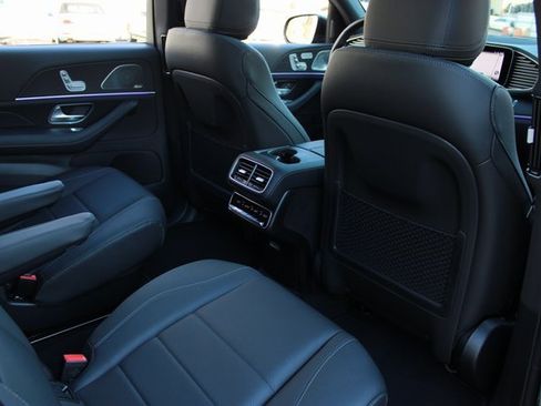 Used 2025 Mercedes-Benz GLS 450 GLS 450 4MATIC image 16