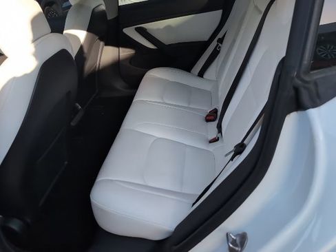 Used 2021 Tesla Model 3 Performance image 20