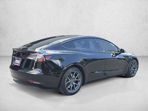 Used 2021 Tesla Model 3 Standard Range Plus RWD image 5