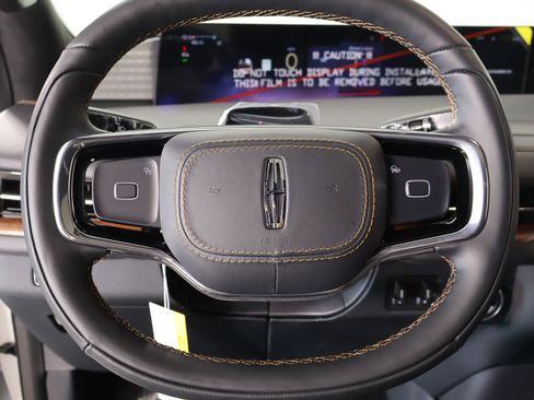 New 2026 Lincoln Navigator Black Label AWD/4WD image 3