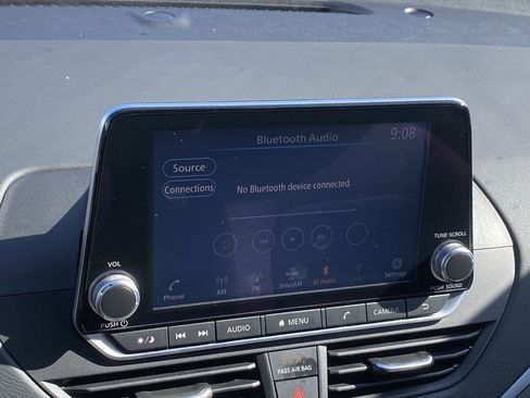 Used 2025 Nissan Altima 2.5 S image 8