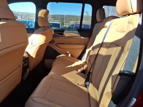 New 2025 Jeep Grand Cherokee Summit image 10