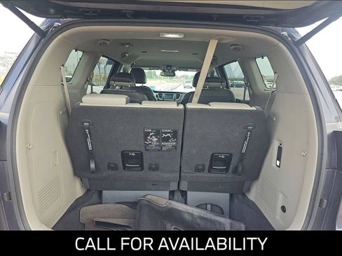 Used 2017 Kia Sedona EX FWD image 9