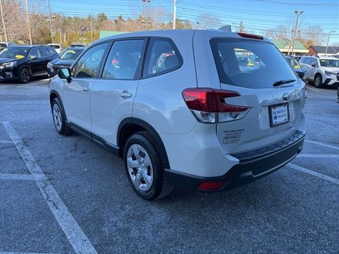 Used 2023 Subaru Forester Base image 5