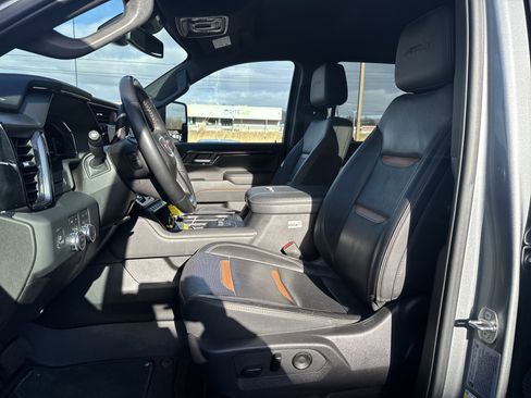 Used 2024 GMC Sierra 2500 AT4 w/ AT4 Preferred Package image 12