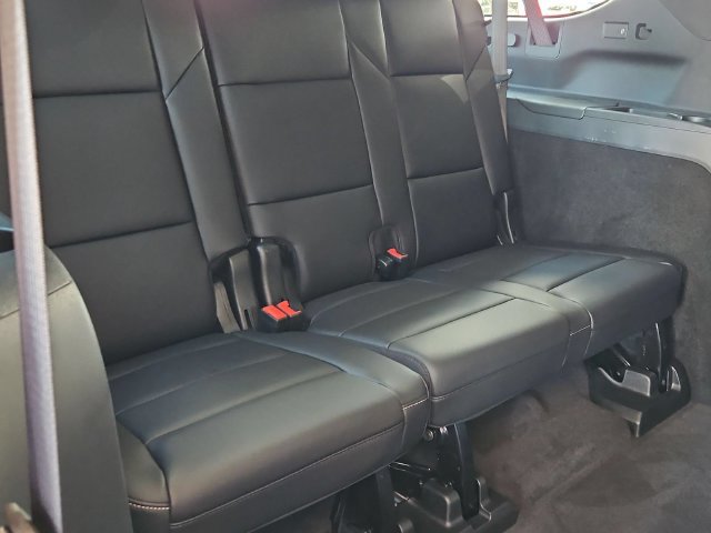 Used 2025 Cadillac Escalade ESV Luxury RWD image 27