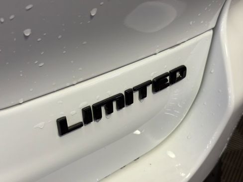 New 2025 Jeep Grand Cherokee L Limited w/ Luxury Tech Group II AWD/4WD image 7
