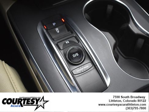 Used 2017 Acura MDX SH-AWD image 18