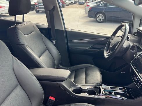 Used 2023 Chevrolet Bolt LT w/ Infotainment Package image 16