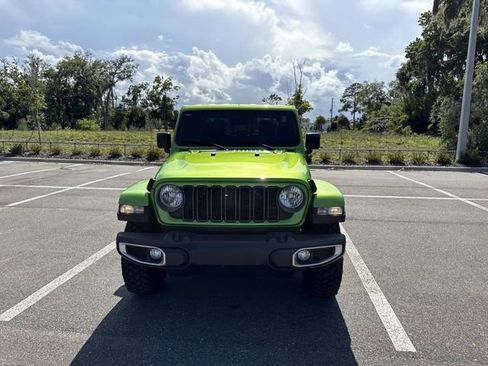 Used 2025 Jeep Gladiator Sport AWD/4WD image 8