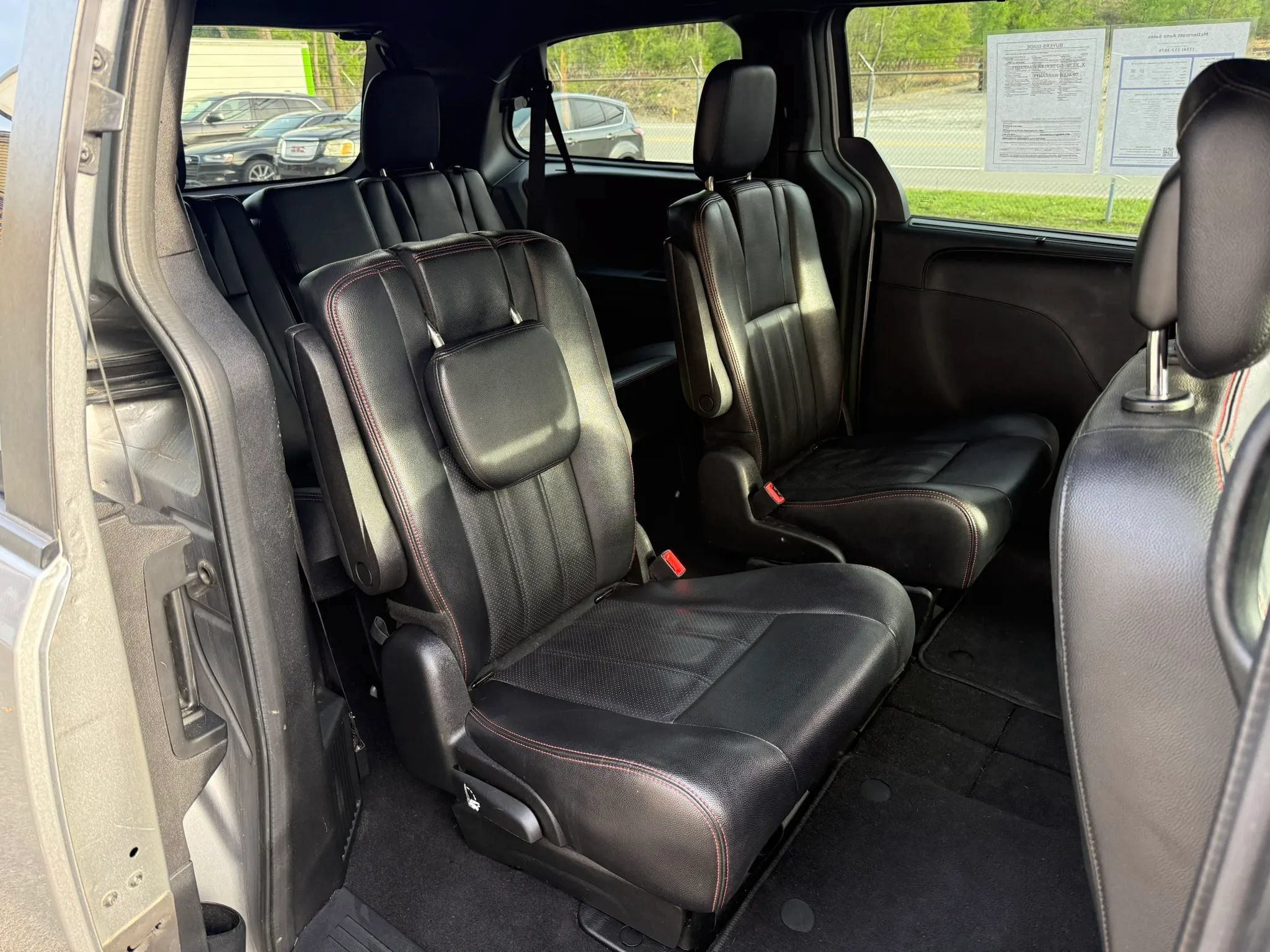 Used 2019 Dodge Grand Caravan GT w/ Safety Sphere Group FWD image 17