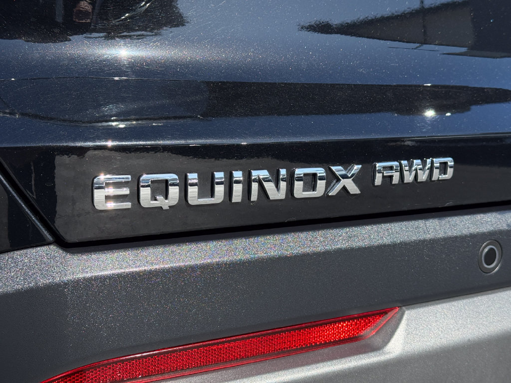 Used 2026 Chevrolet Equinox LT AWD/4WD image 10