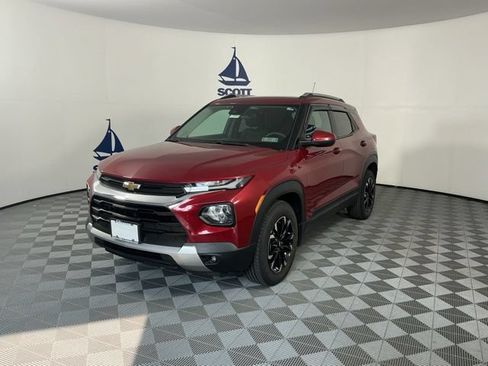Used 2021 Chevrolet TrailBlazer LT w/ Driver Confidence Package AWD/4WD image 3