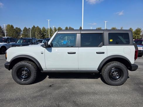 New 2026 Ford Bronco Big Bend w/ Black Diamond Package image 2