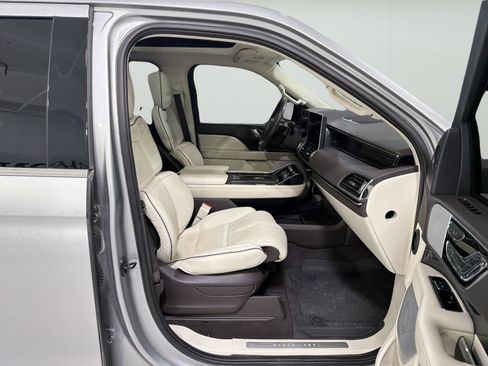 Used 2024 Lincoln Navigator Black Label AWD/4WD image 15