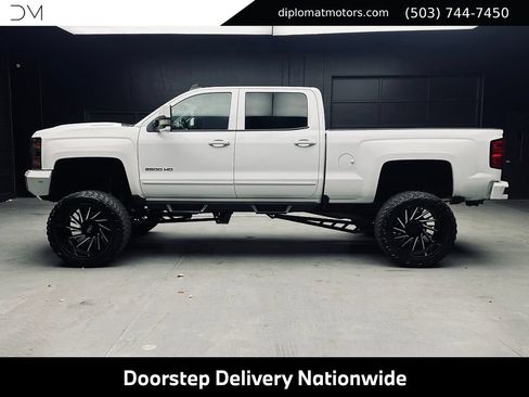 Used 2017 Chevrolet Silverado 2500 LT AWD/4WD image 4