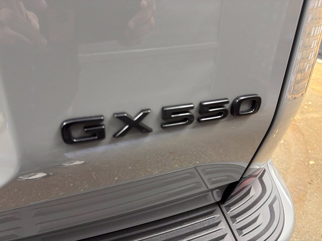 Used 2026 Lexus GX 550 w/ Cold Area Package AWD/4WD image 18