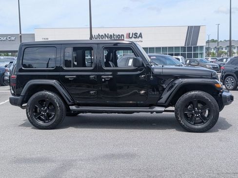 Used 2021 Jeep Wrangler Unlimited Sahara image 4