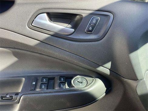 Used 2016 Ford Escape SE image 16