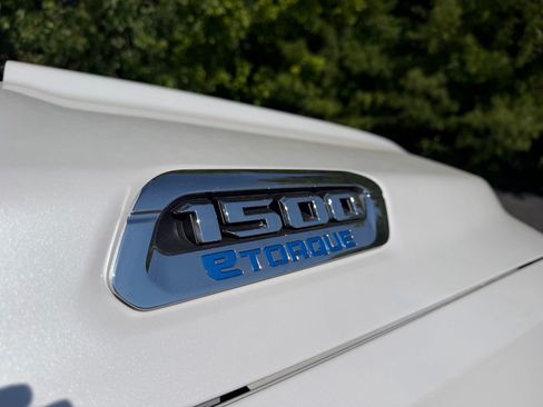 New 2026 RAM 1500 Laramie w/ Trailer Tow Group AWD/4WD image 25