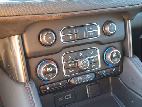 Used 2024 Chevrolet Suburban RST image 10