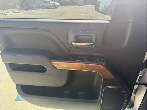 Used 2018 Chevrolet Silverado 1500 LTZ AWD/4WD image 29
