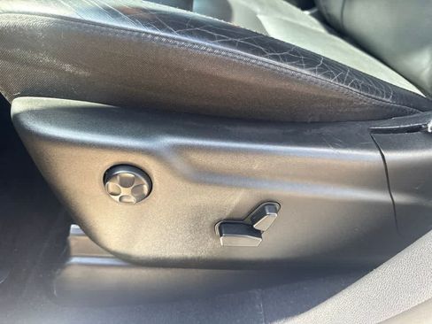 Used 2021 Jeep Grand Cherokee Limited RWD image 12