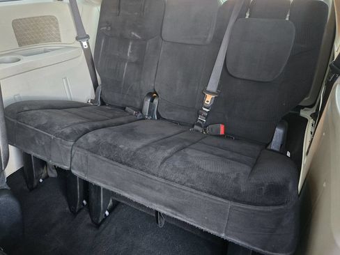 Used 2014 Dodge Grand Caravan SXT FWD image 33