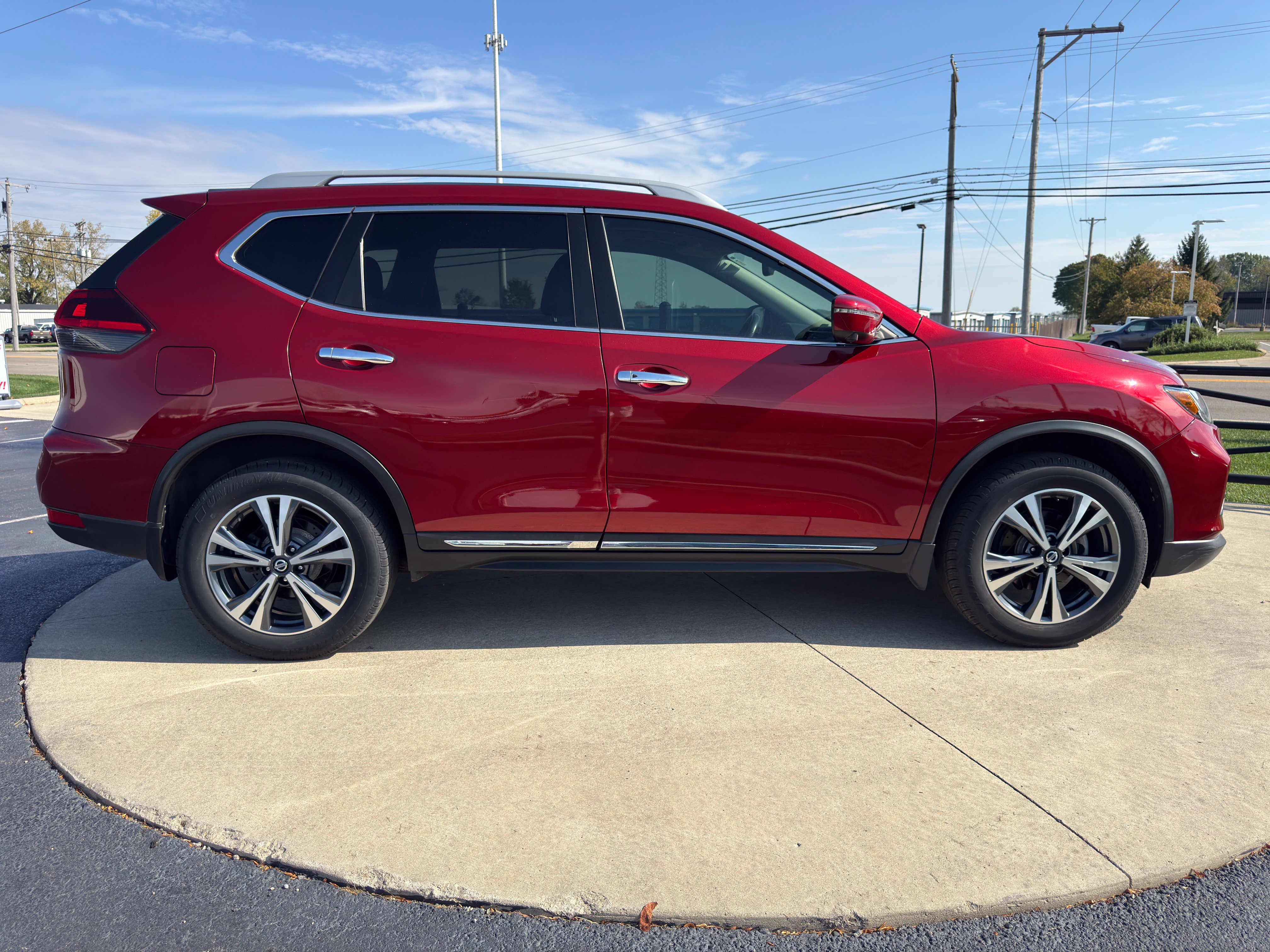 Used 2018 Nissan Rogue SL w/ Premium Package AWD/4WD image 8