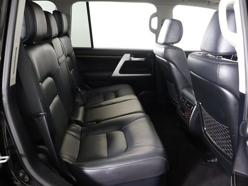 Used 2020 Toyota Land Cruiser image 41