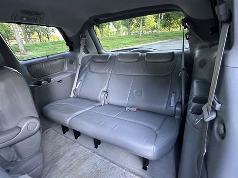 Used 2004 Toyota Sienna XLE FWD image 13