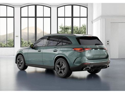 Used 2025 Mercedes-Benz GLC 350e 4MATIC image 28