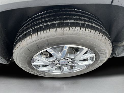 Used 2023 GMC Acadia SLT w/ Preferred Package image 9