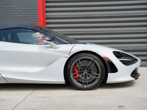 Used 2018 McLaren 720S RWD image 12