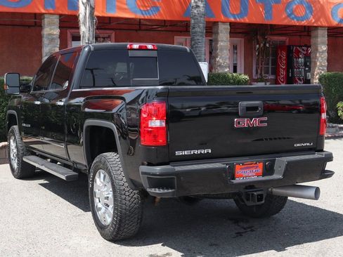 Used 2018 GMC Sierra 2500 Denali w/ Duramax Plus Package image 6