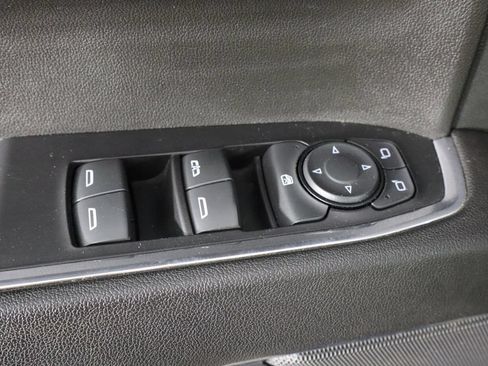 Used 2023 Chevrolet Silverado 1500 LT AWD/4WD image 18