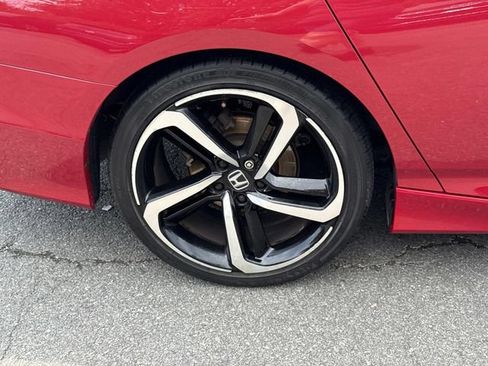 Used 2018 Honda Accord Sport image 7