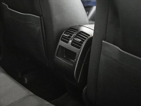 Used 2013 Mercedes-Benz GLK 350 4MATIC image 19