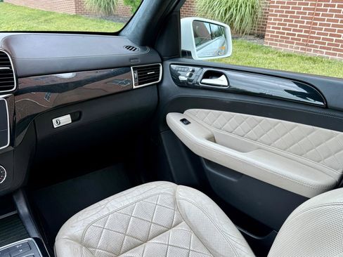 Used 2017 Mercedes-Benz GLS 450 4MATIC image 28